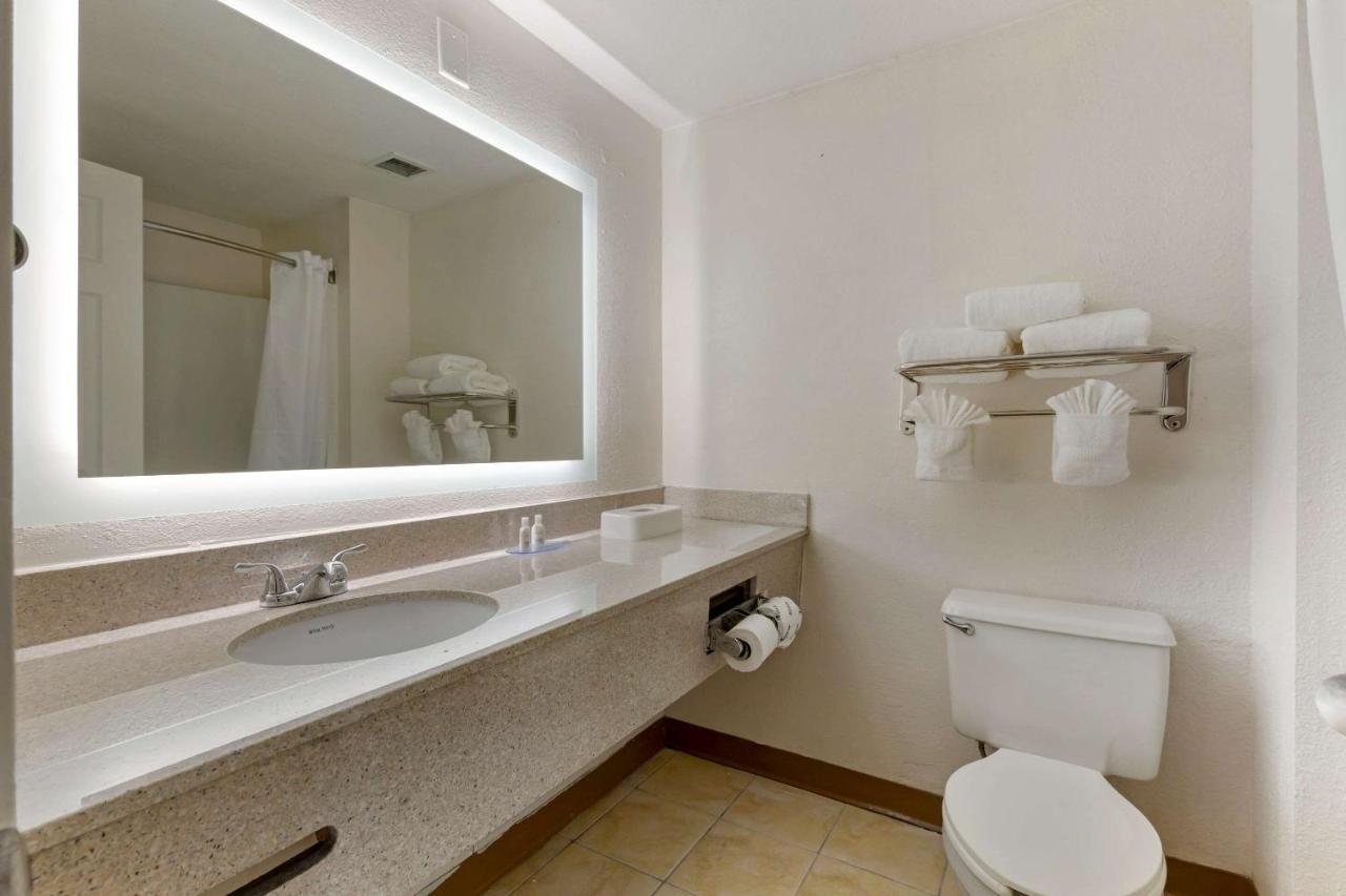 Suburban Extended Stay Hotel Роли Экстерьер фото