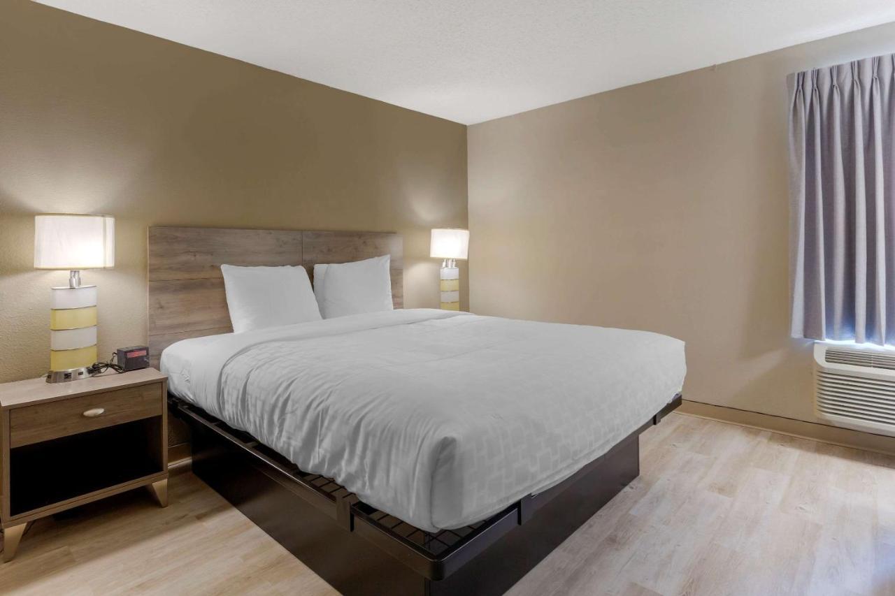 Suburban Extended Stay Hotel Роли Экстерьер фото